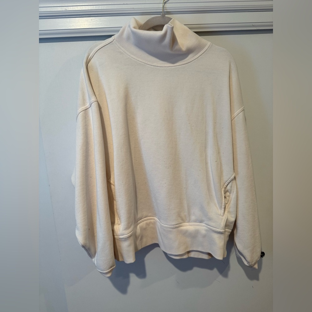 Alo Yoga Mockneck Pullover Size Medium Ivory Cream